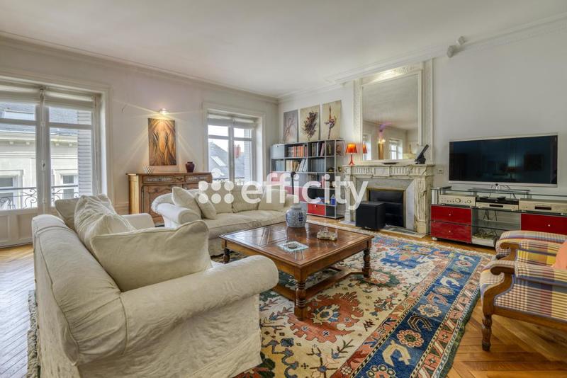 Appartement - 231 m² - 5 pièces
