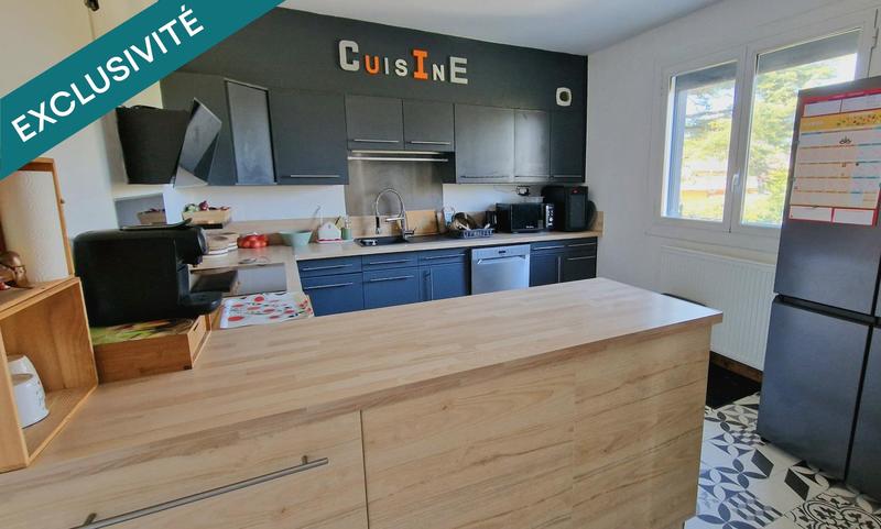 Maison - 225 m² - 8 pièces