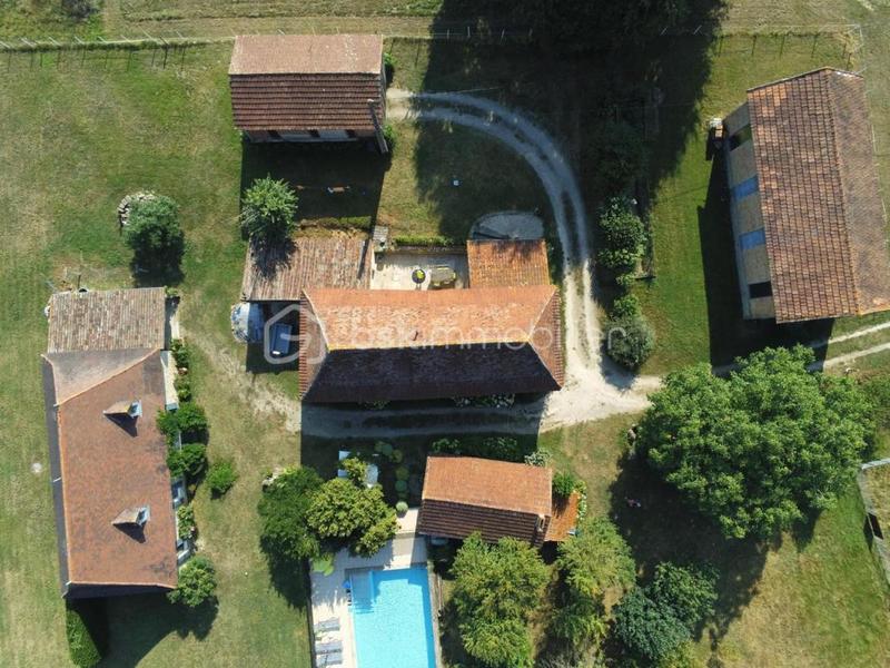 Maison en pierre - 215 m² - 10 pièces