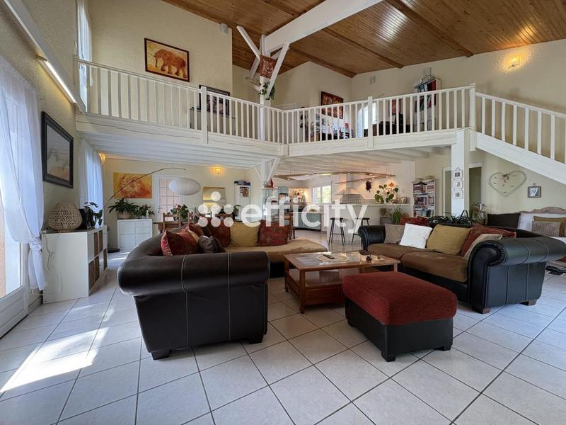 Maison - 170 m² - 5 pièces