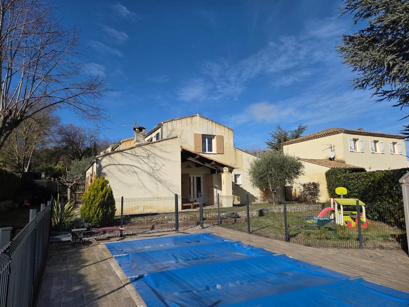 Maison - 157 m² - 6 pièces