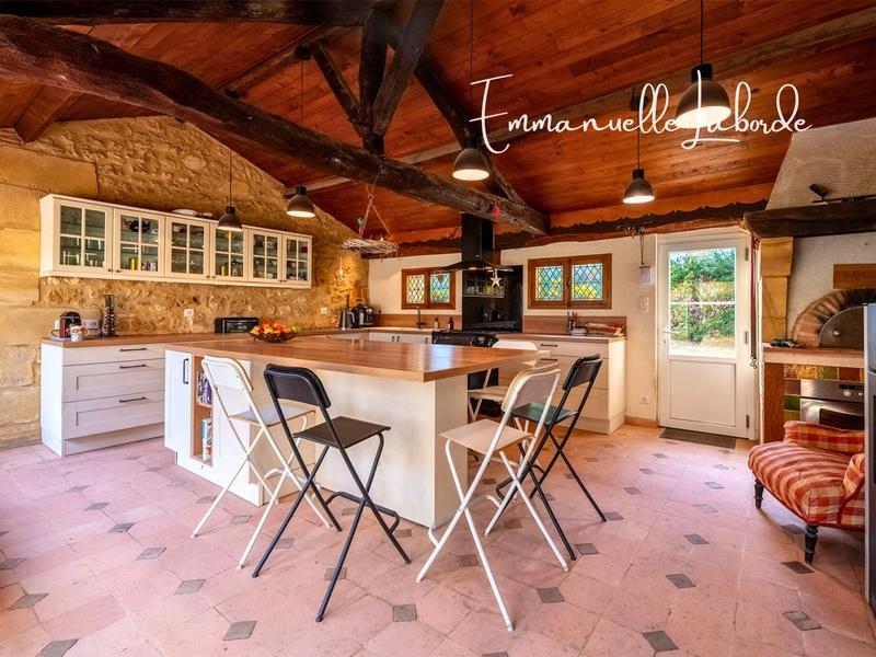 Maison en pierre - 240 m² - 10 pièces