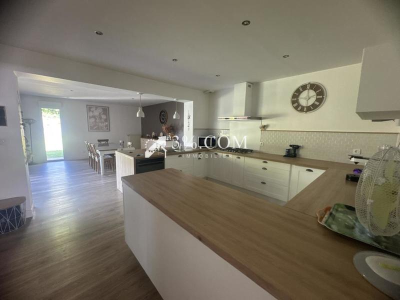 Pavillon - 140 m² - 8 pièces