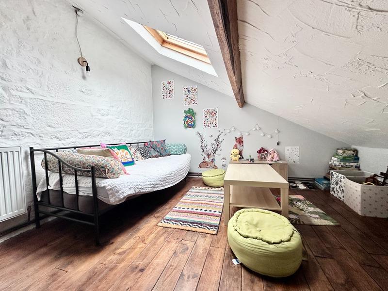 Maison en pierre - 244 m² - 7 pièces