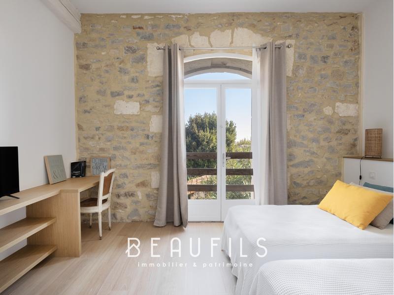 Maison - 245 m² - 8 pièces