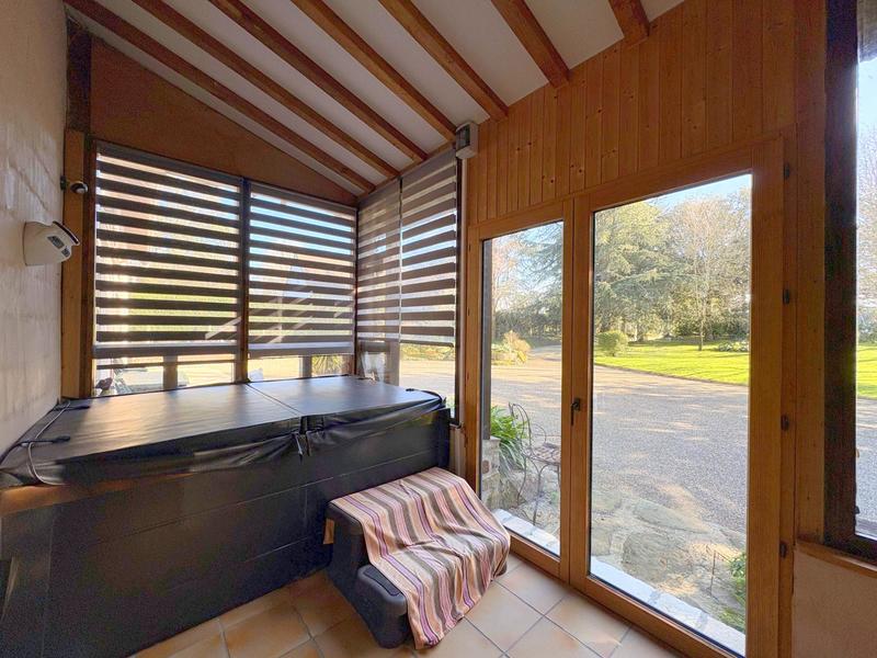 Maison - 257 m² - 8 pièces