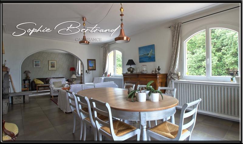 Maison - 236 m² - 9 pièces