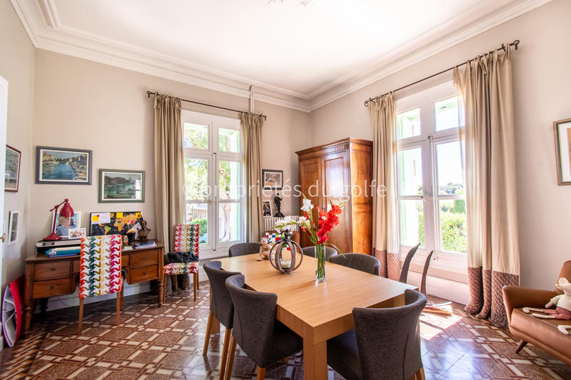 Maison - 200 m² - 6 pièces