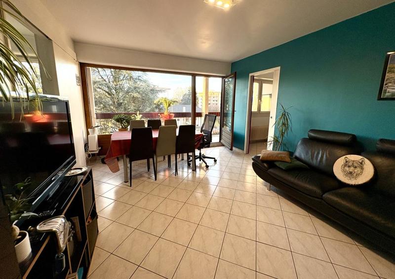 Appartement - 77 m² - 4 pièces