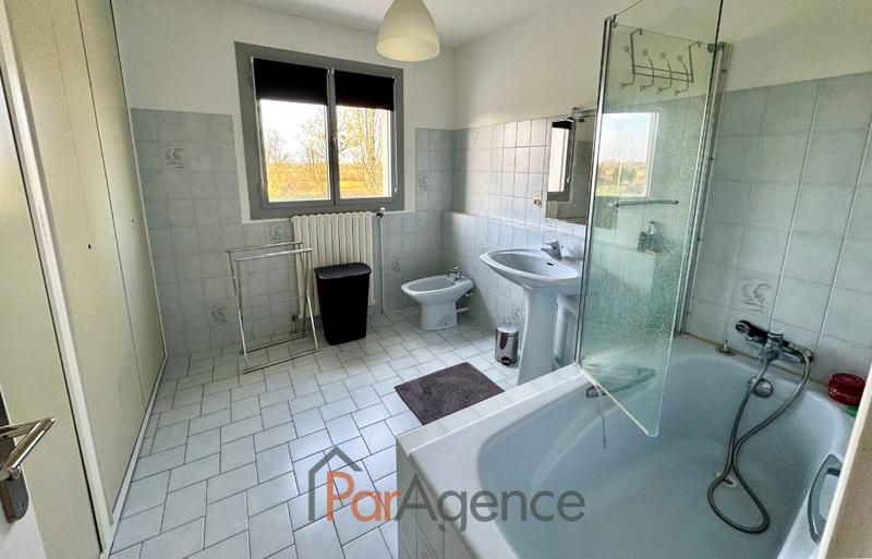 Maison - 290 m² - 9 pièces