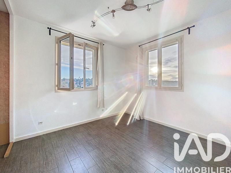 Maison - 218 m² - 8 pièces