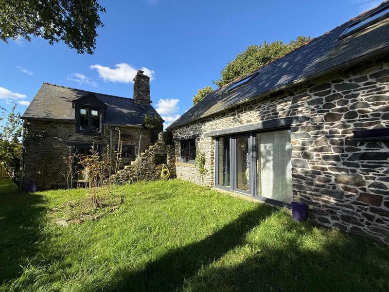 Maison en pierre - 205 m² - 8 pièces