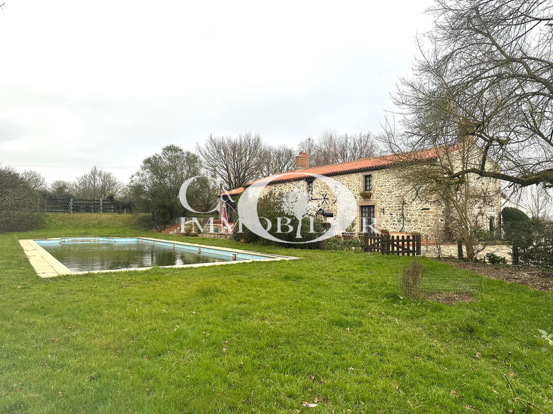 Maison - 200 m² - 6 pièces