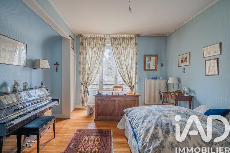 Maison - 369 m² - 9 pièces