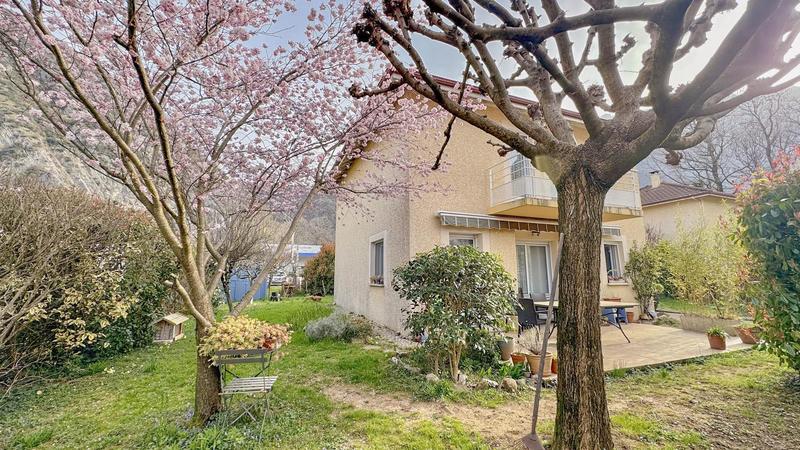 Maison - 105 m² - 4 pièces