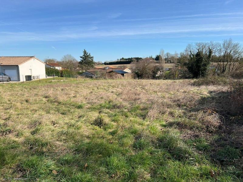 Terrain constructible - 1 644 m²
