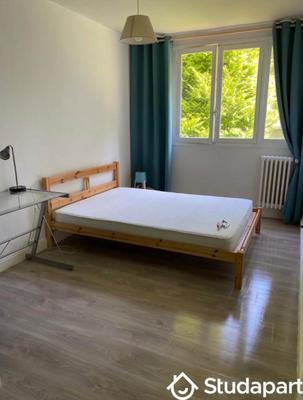Chambre - 12 m² - 1 pièce