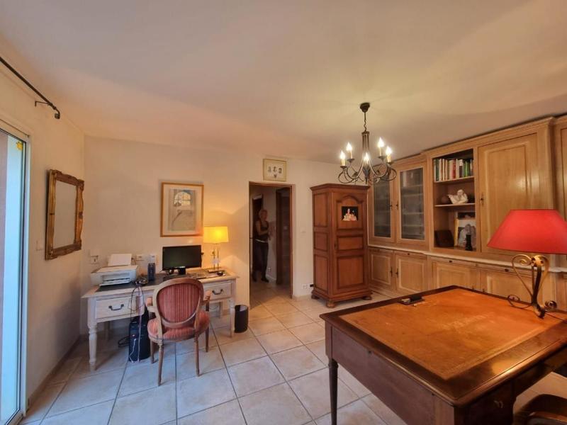 Propriété - 425 m² - 7 pièces