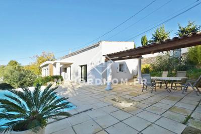 Maison - 143 m² - 5 pièces