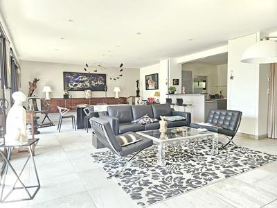 Maison - 187 m² - 7 pièces