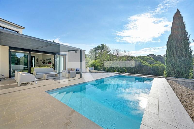 Maison - 183 m² - 6 pièces