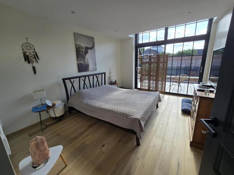 Maison - 295 m² - 9 pièces