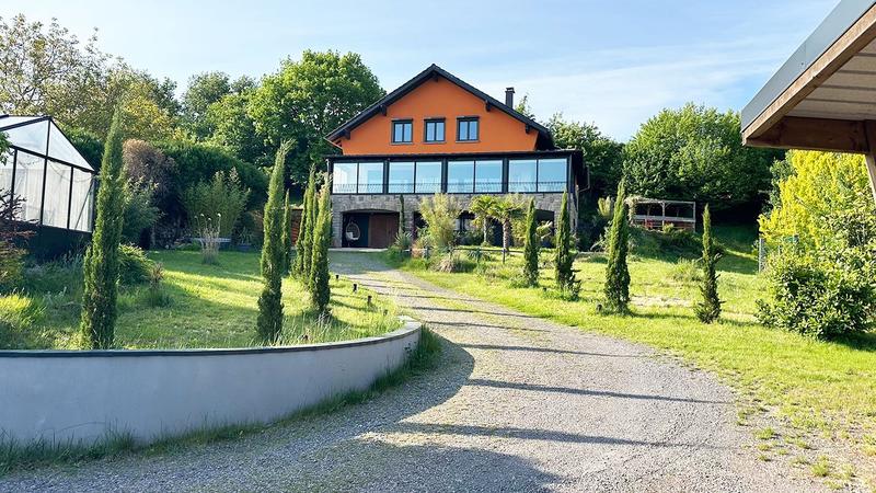 Maison - 237 m² - 6 pièces