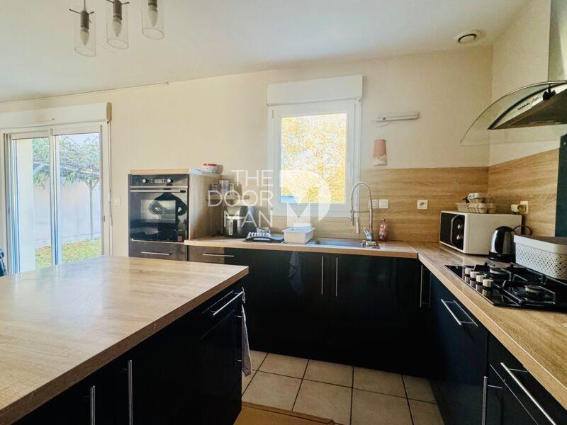 Maison - 96 m² - 5 pièces