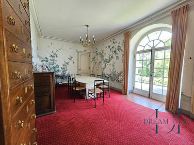 Maison - 420 m² - 11 pièces