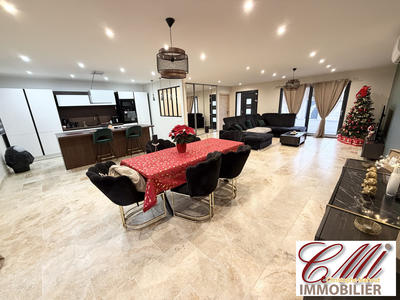 Maison - 150 m² - 5 pièces