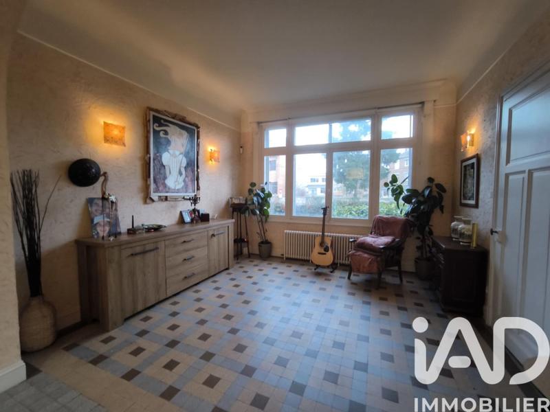 Maison - 287 m² - 12 pièces
