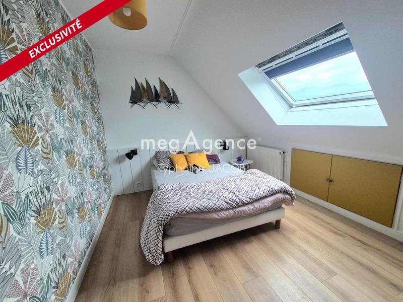 Maison traditionnelle - 176 m² - 8 pièces