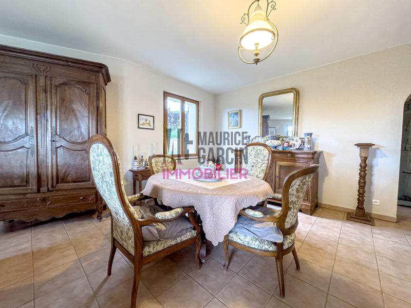 Maison - 200 m² - 9 pièces