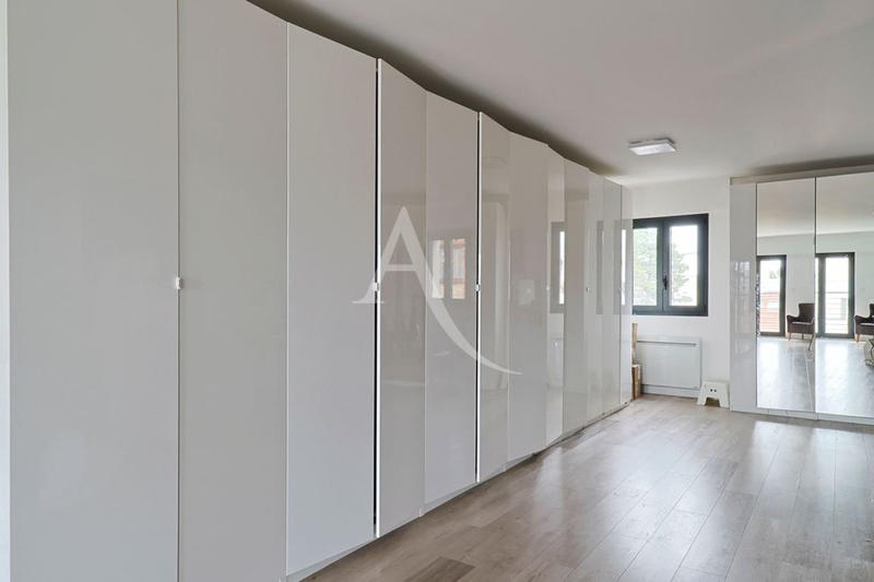 Maison - 169 m² - 5 pièces