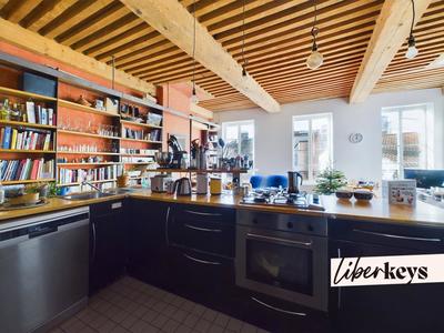 Appartement ancien - 96 m² - 3 pièces