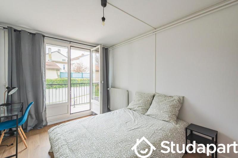 Chambre - 12 m² - 1 pièce