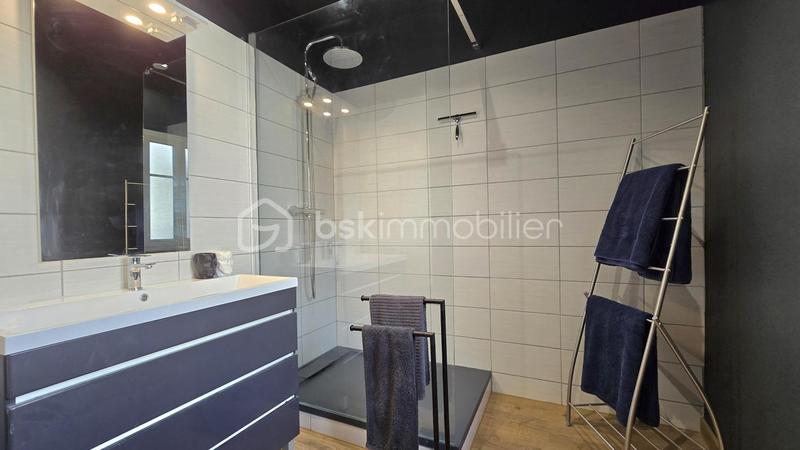 Appartement - 81 m² - 3 pièces