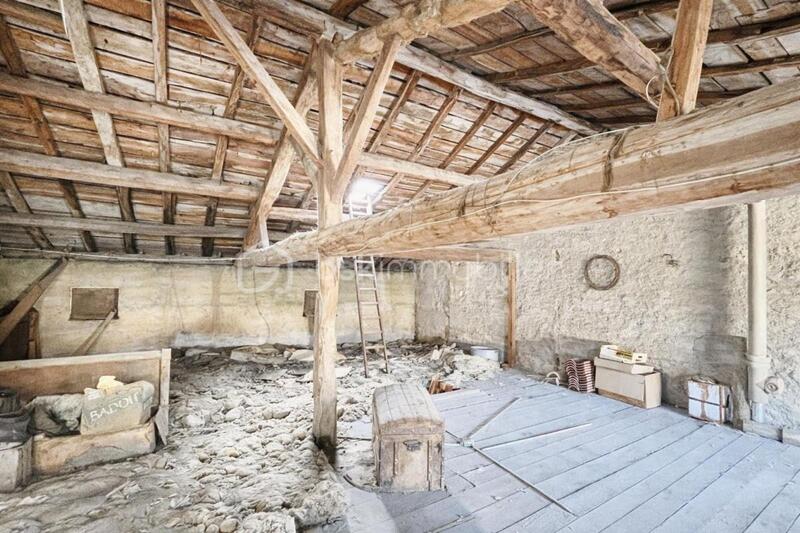 Appartement - 93 m² - 1 pièce