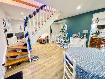 Maison - 90 m² - 5 pièces