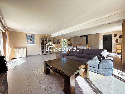 Villa - 185 m² - 8 pièces