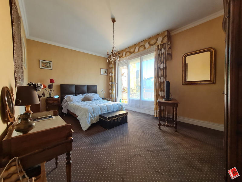 Appartement - 120 m² - 5 pièces