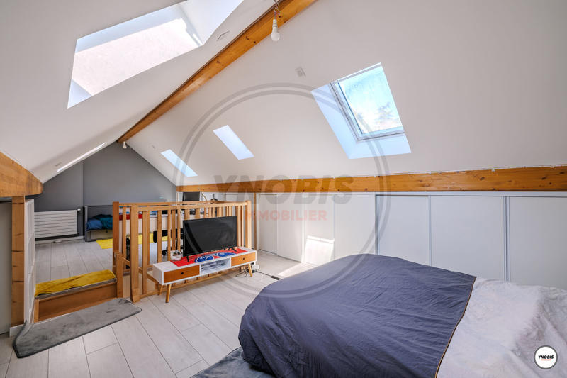 Maison - 187 m² - 7 pièces