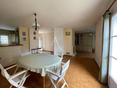 Maison - 99 m² - 5 pièces