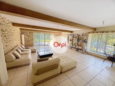 Maison - 253 m² - 7 pièces