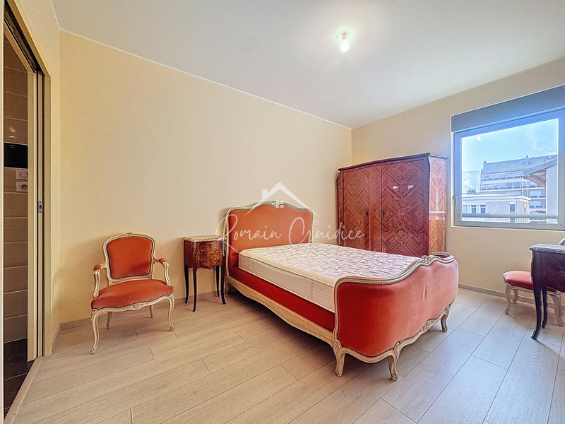 Appartement - 82 m² - 3 pièces