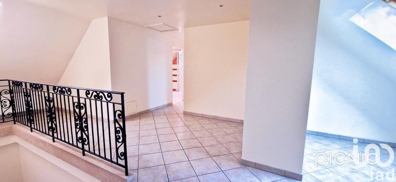 Maison - 218 m² - 6 pièces