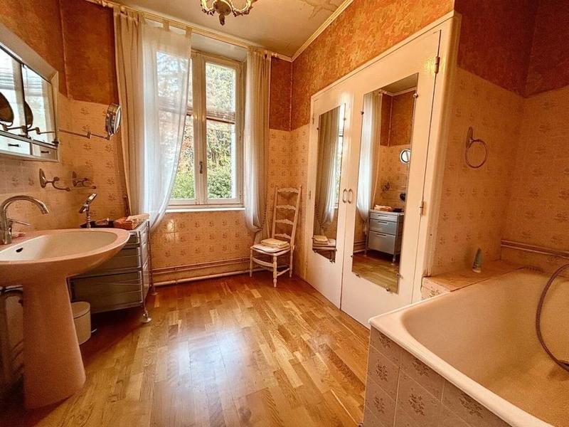 Maison de maîtres - 250 m² - 8 pièces