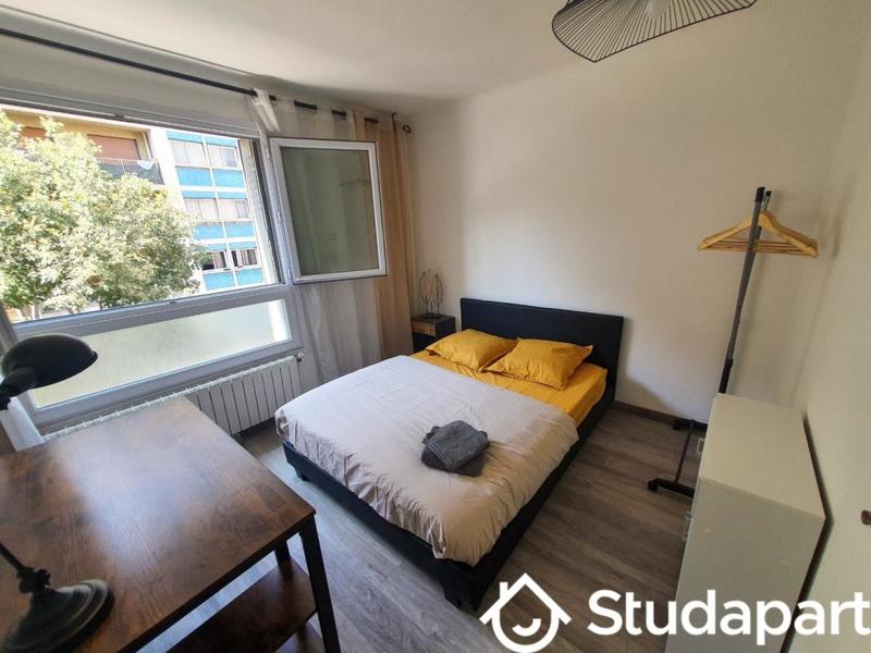 Chambre - 11 m² - 1 pièce