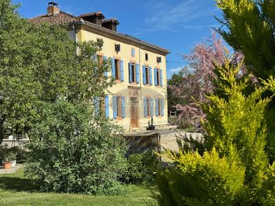 Maison - 200 m² - 8 pièces