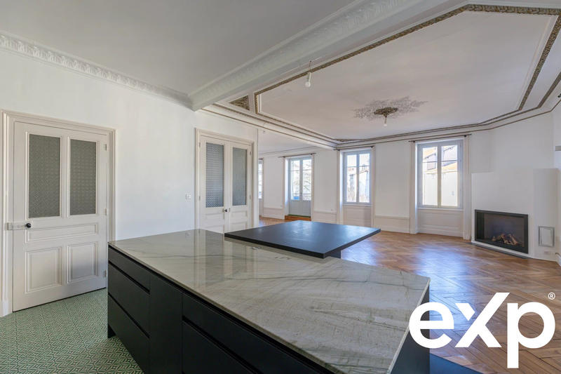 Appartement - 183 m² - 5 pièces